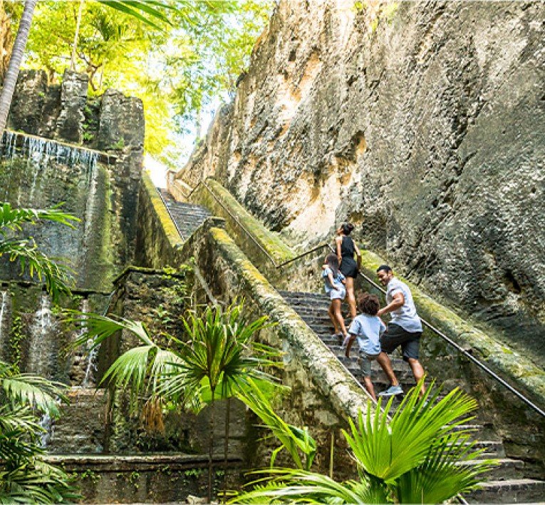 natural-wonder-queens-staircase